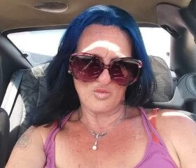 Sexy brunette sugar momma 